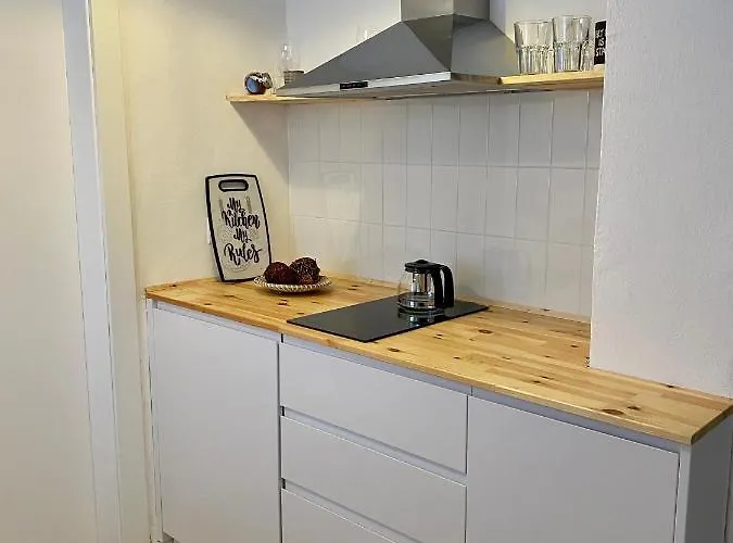 Lucas Oasis * تيرانا