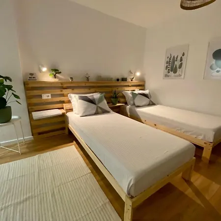 Lucas Oasis Апартаменты Тирана